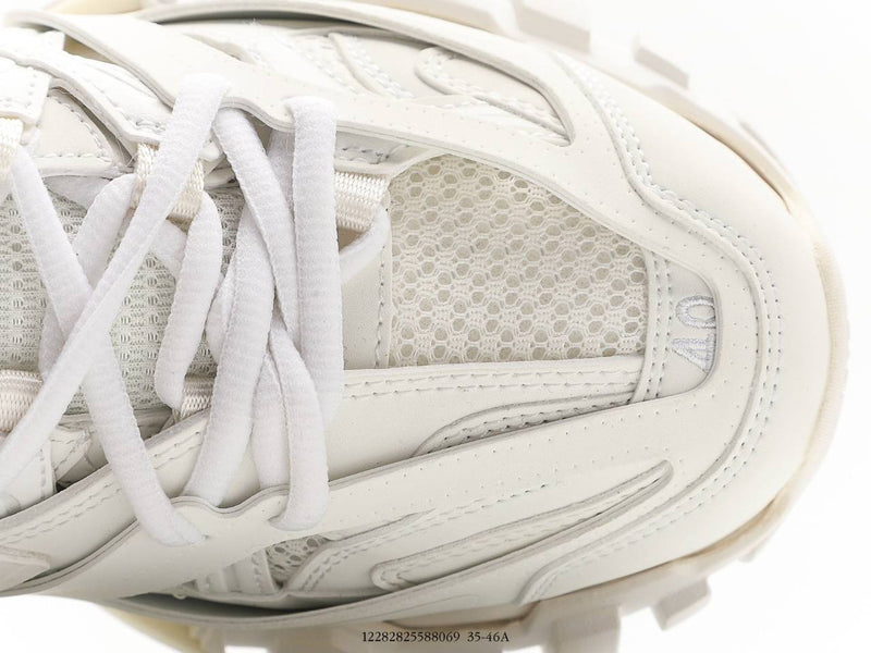 حذاء Balenciaga Track باللون الأبيض