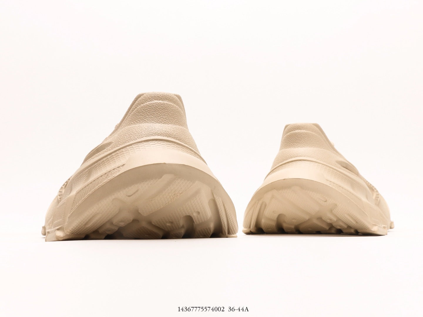حذاء Balenciaga HD برباط باللون البيج