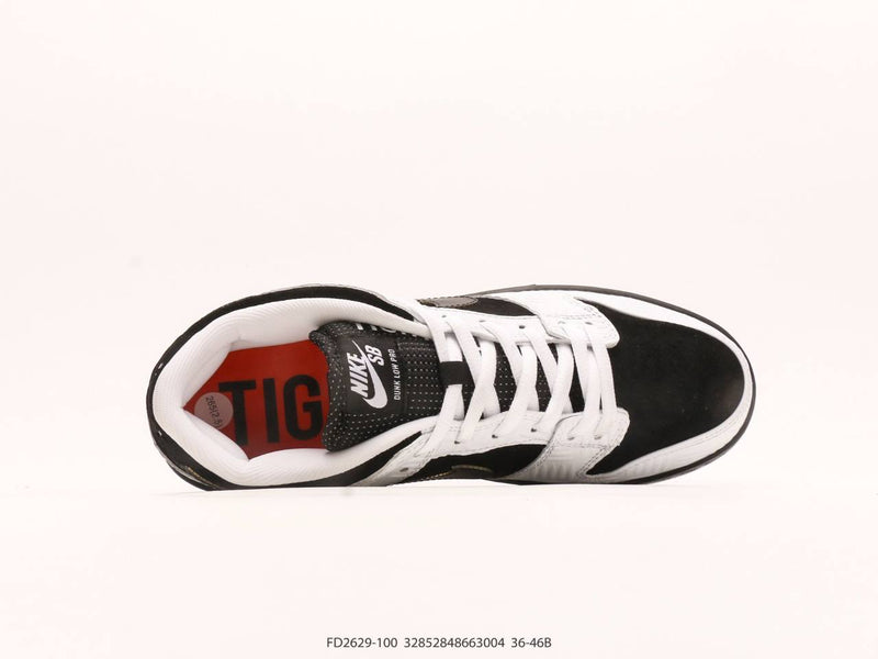 حذاء Nike SB Dunk Low TIGHTBOOTH
