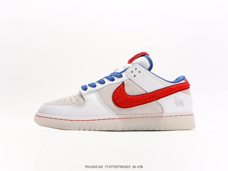 حذاء Nike SB Dunk Low من عام الأرنب