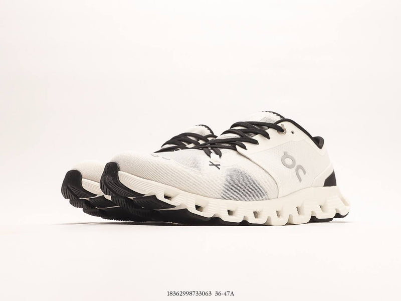 حذاء الجري Cloud X 3 باللون العاجي الأسود