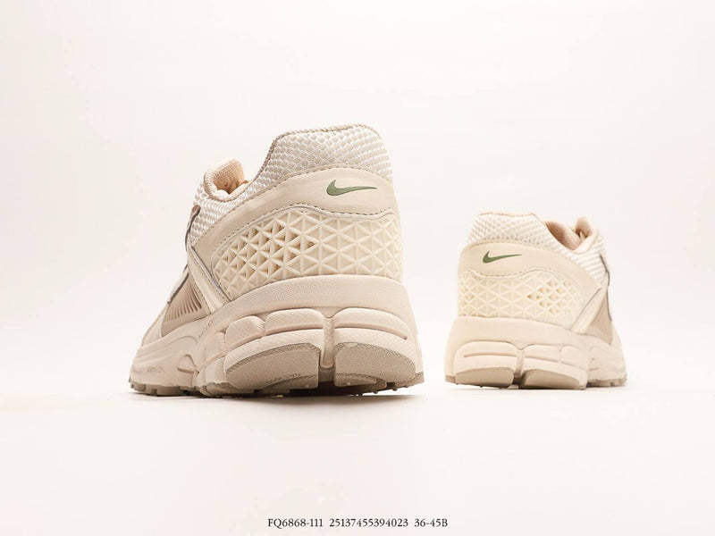 NIKE ZOOM Vomero 5   Sail Light Orewood Brown