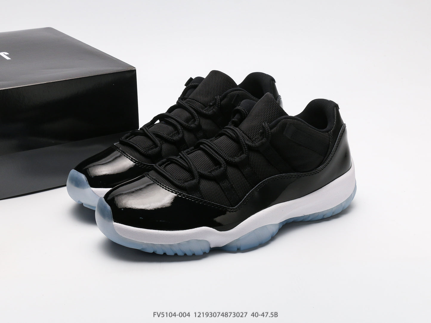 Jordan 11 Retro Low space Jam