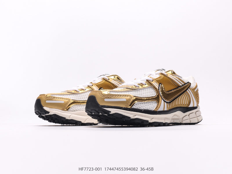 حذاء Nike Zoom Vomero 5 باللون الذهبي المعدني