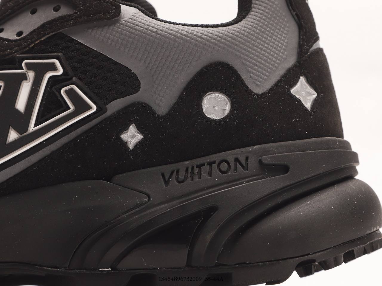 Louis Vuitton Skate Runner Tatic Black