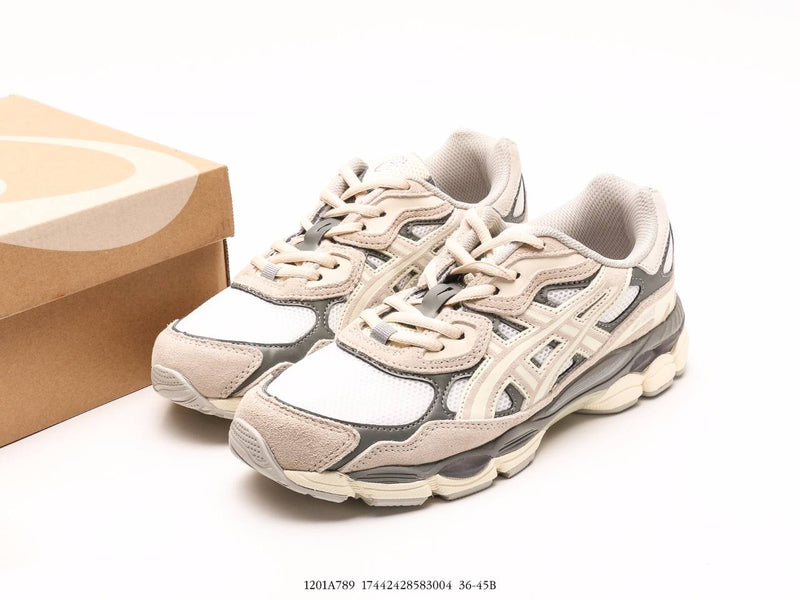 حذاء ASICS GEL-NYC باللون الرمادي الكريمي