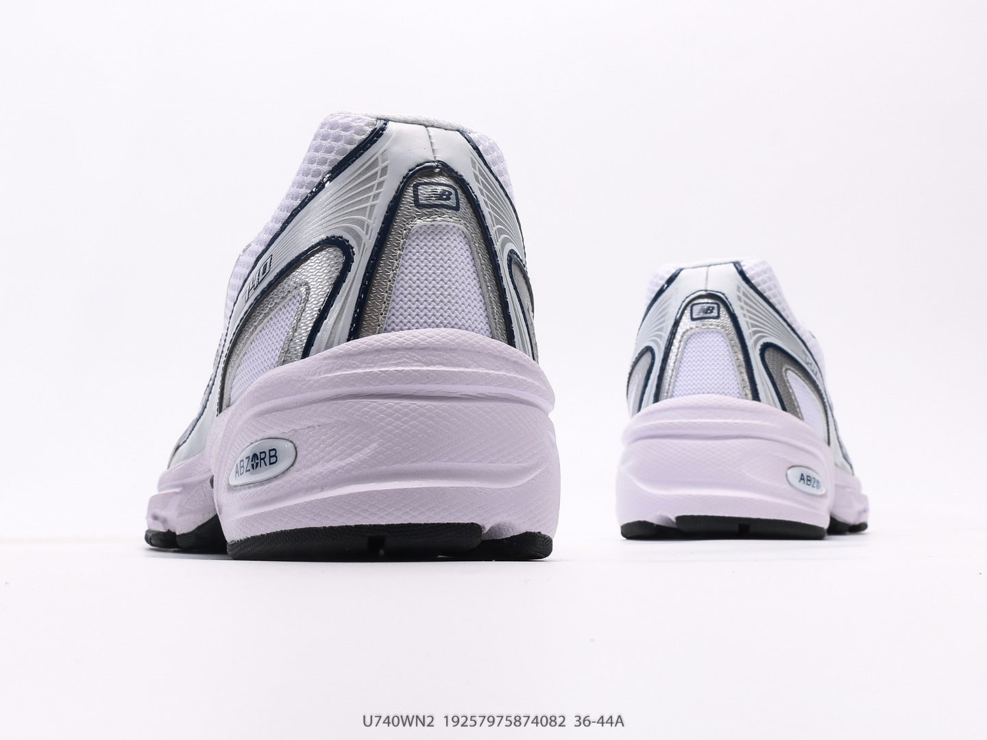 حذاء نيو بالانس 740v2 أبيض فضي