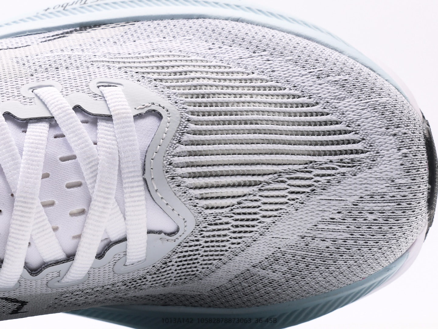 حذاء Asics Superblast 2 أبيض ورمادي بارد