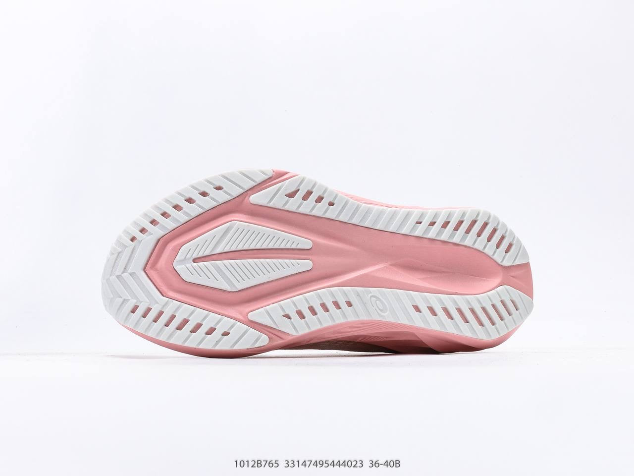 حذاء ASICS Novablast 5 "وردي"