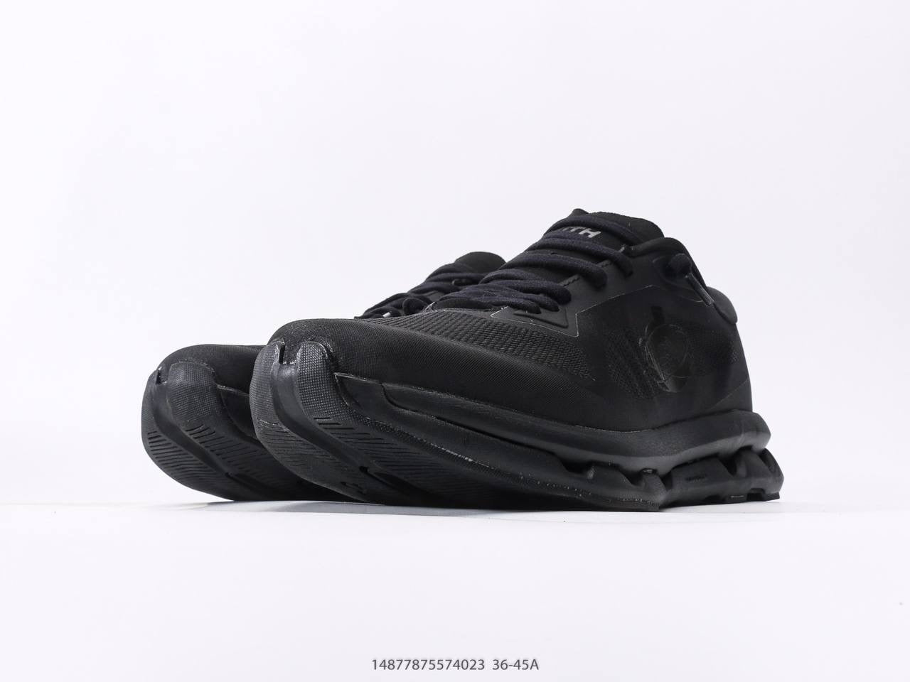 على Kith X cloudzone Kith Black
