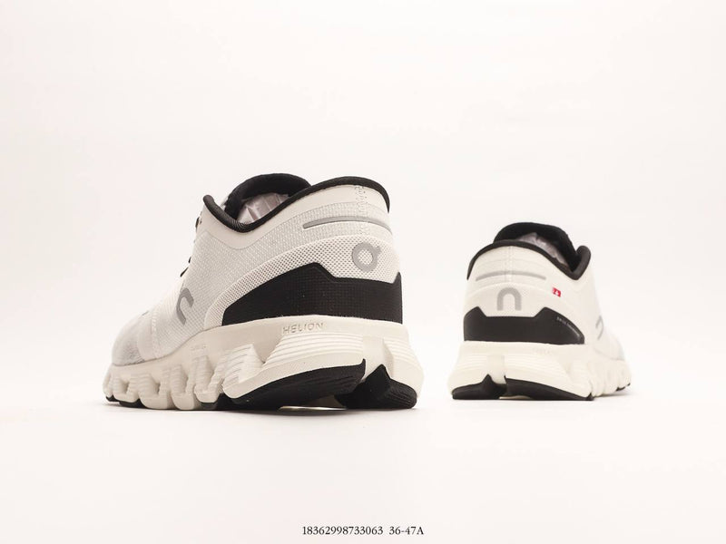 حذاء الجري Cloud X 3 باللون العاجي الأسود