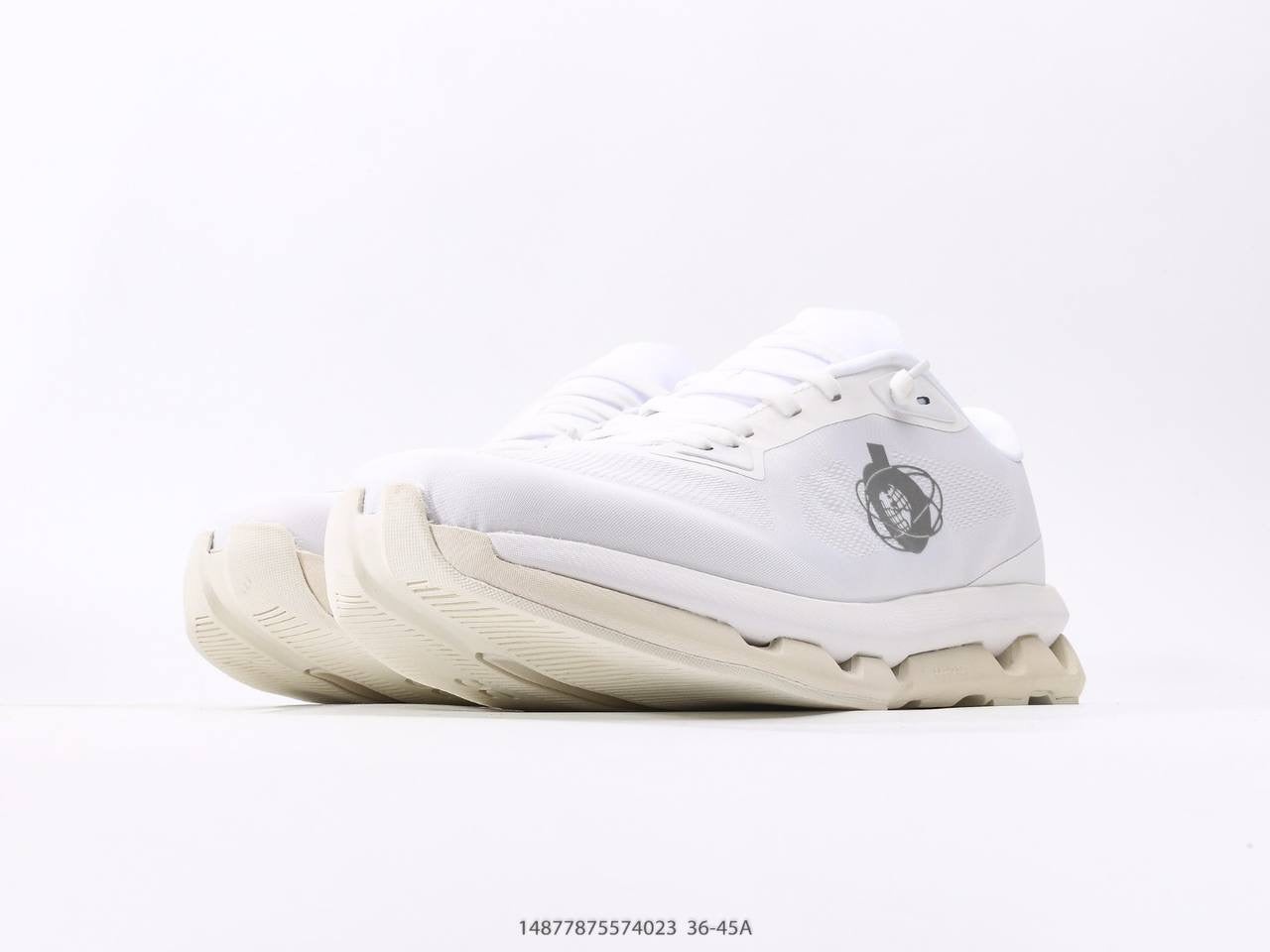 على منطقة سحابة Kith X Kith White Ice