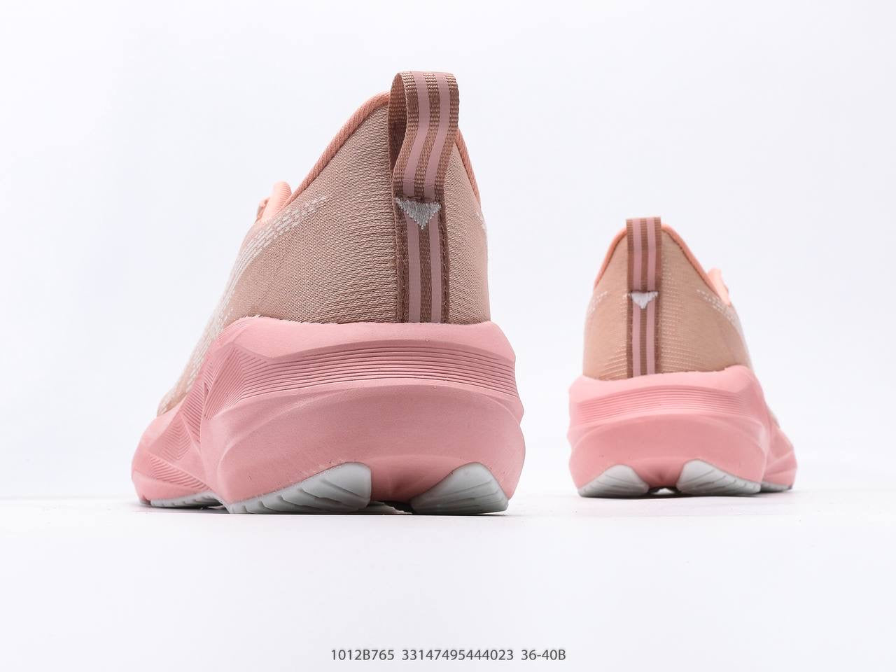 حذاء ASICS Novablast 5 "وردي"