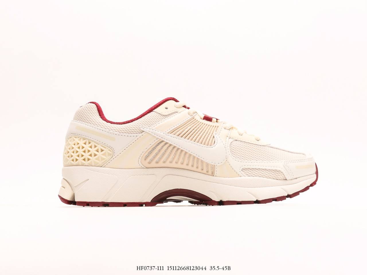 حذاء Nike Air Zoom Vomero 5 لعيد الحب