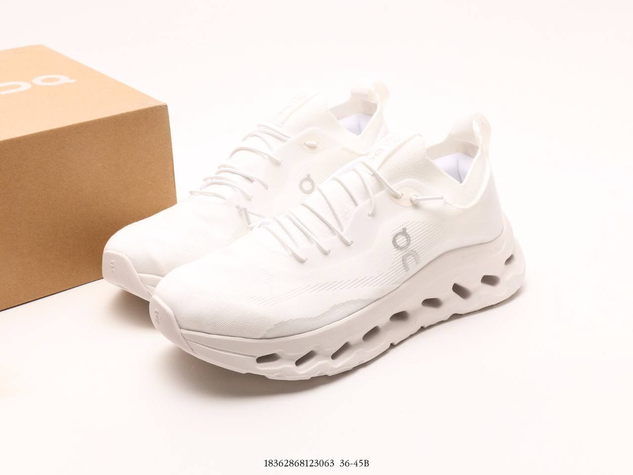 حول تشغيل Cloudtilt LOEWE All White