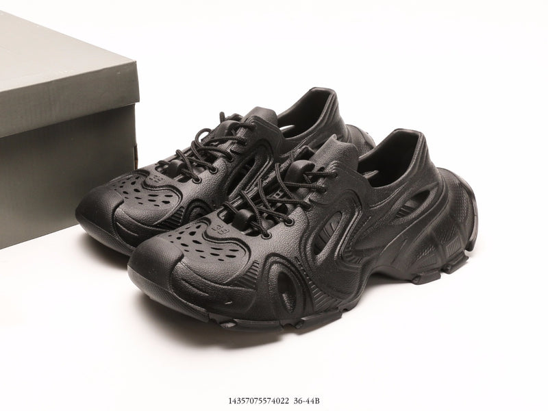 حذاء Balenciaga HD برباط أسود