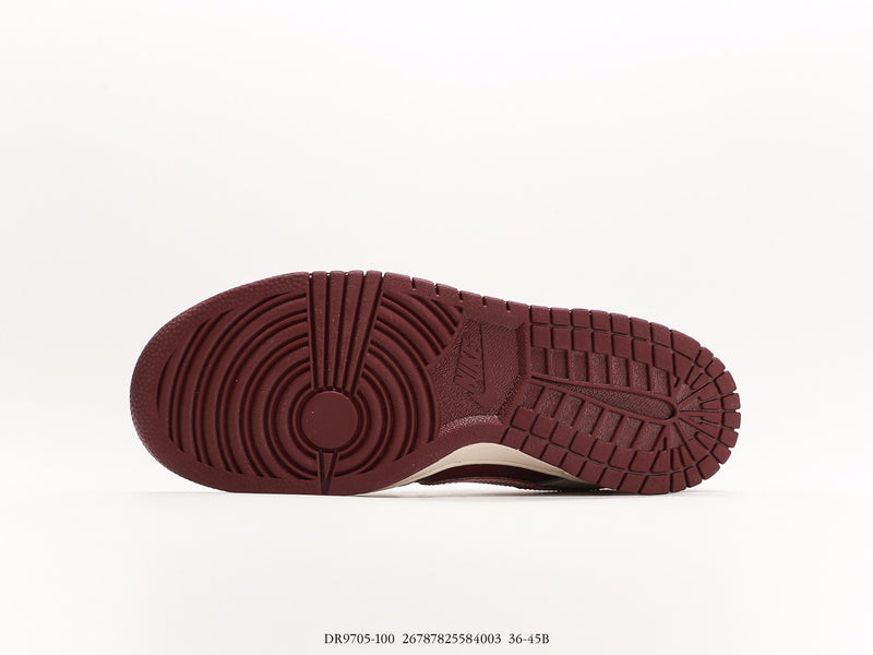 Nike SB Dunk Low "Valentine's Day"