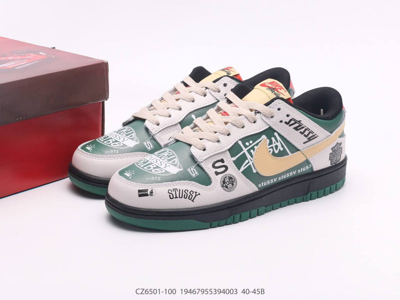 Nike SB Dunk Low Stussy