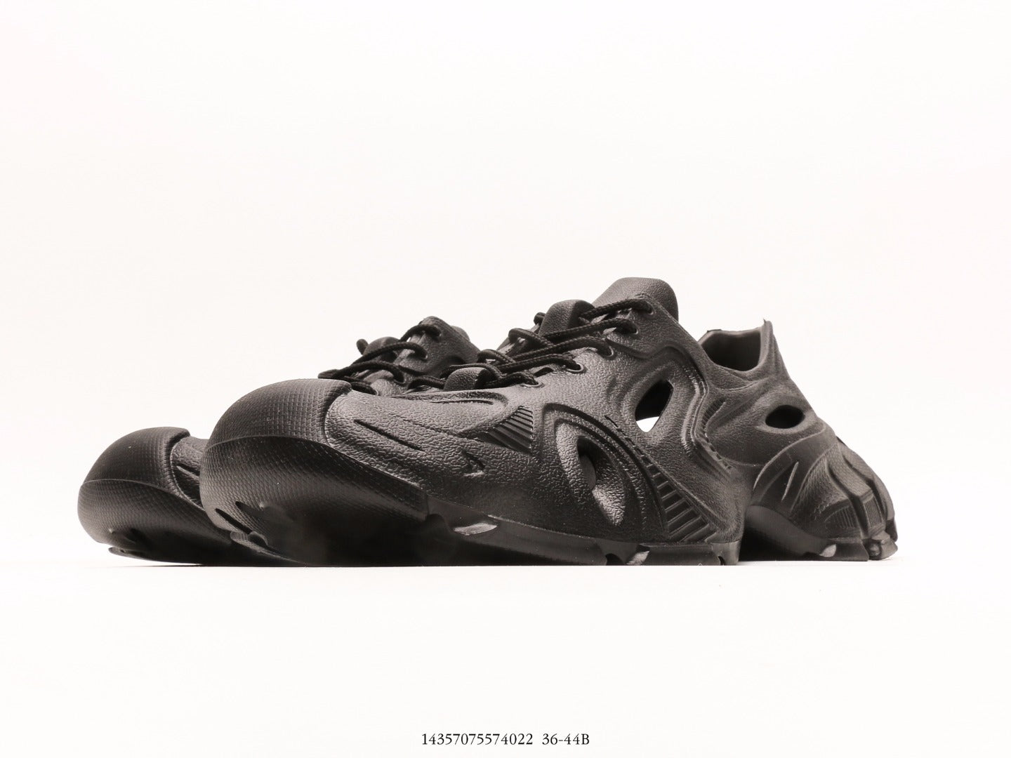 حذاء Balenciaga HD برباط أسود