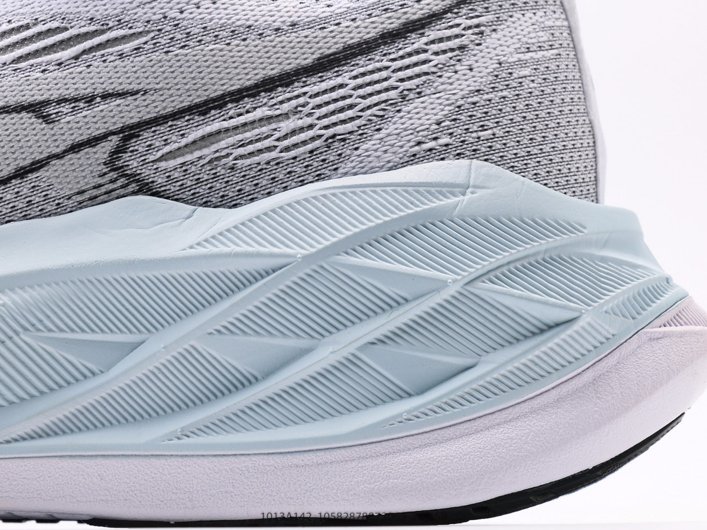 حذاء Asics Superblast 2 أبيض ورمادي بارد