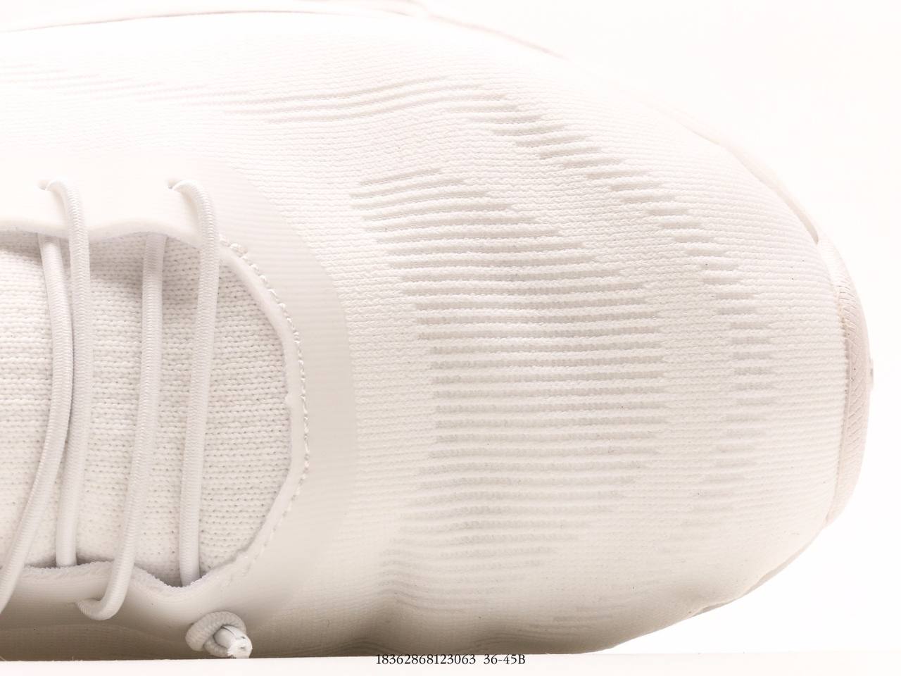 حول تشغيل Cloudtilt LOEWE All White