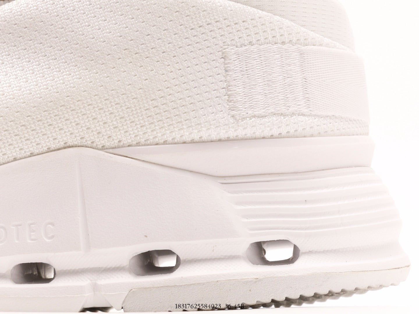 حول تشغيل Cloudnova White