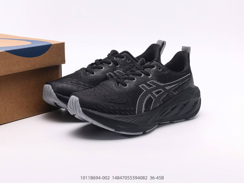 حذاء ASICS Novablast 4