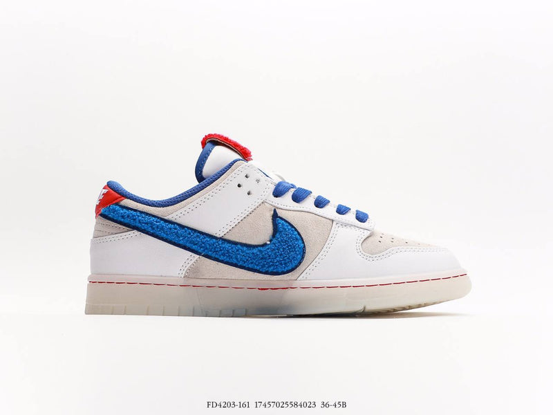 حذاء Nike SB Dunk Low من عام الأرنب