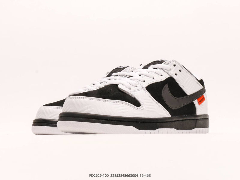 حذاء Nike SB Dunk Low TIGHTBOOTH