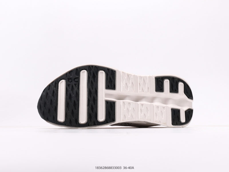 Loewe X Cloudtilt 2 وردي أبيض