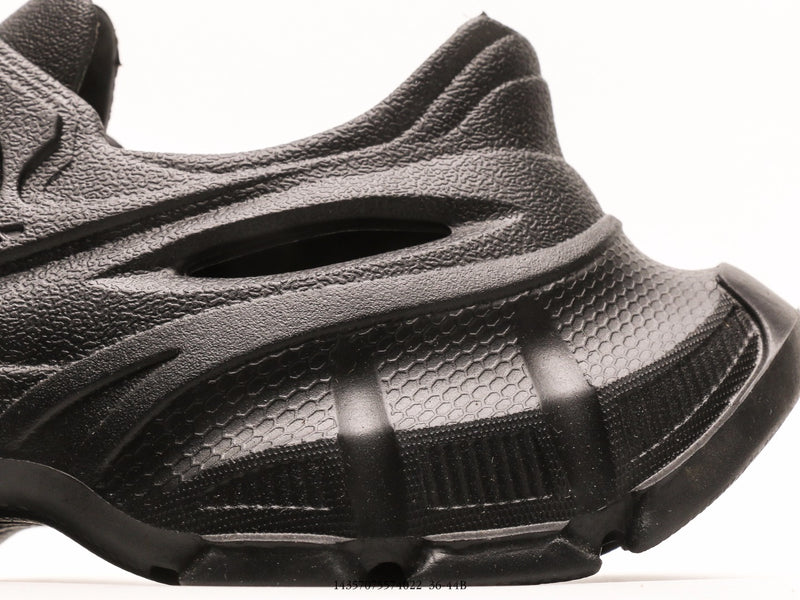 حذاء Balenciaga HD برباط أسود
