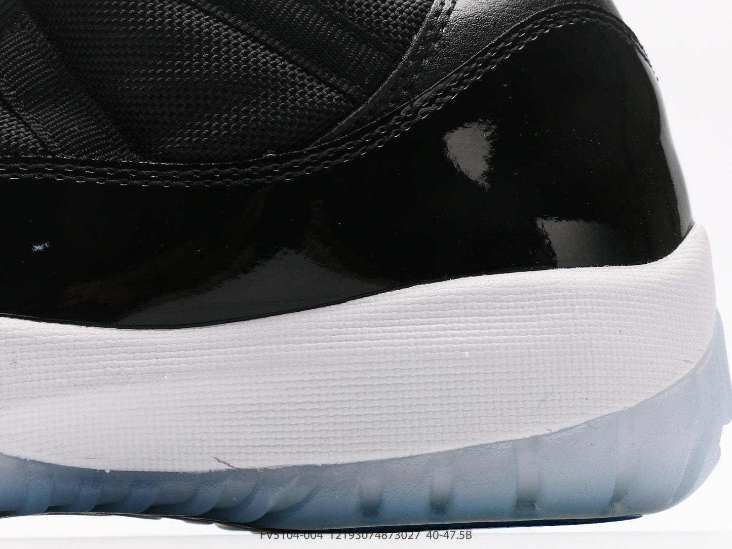 Jordan 11 Retro Low space Jam