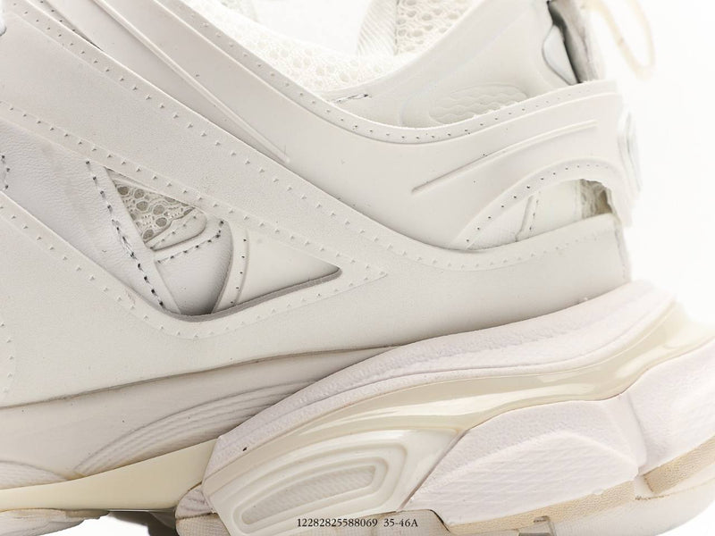 حذاء Balenciaga Track باللون الأبيض