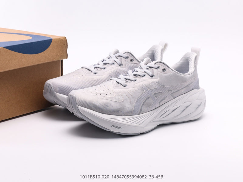 حذاء ASICS Novablast 4