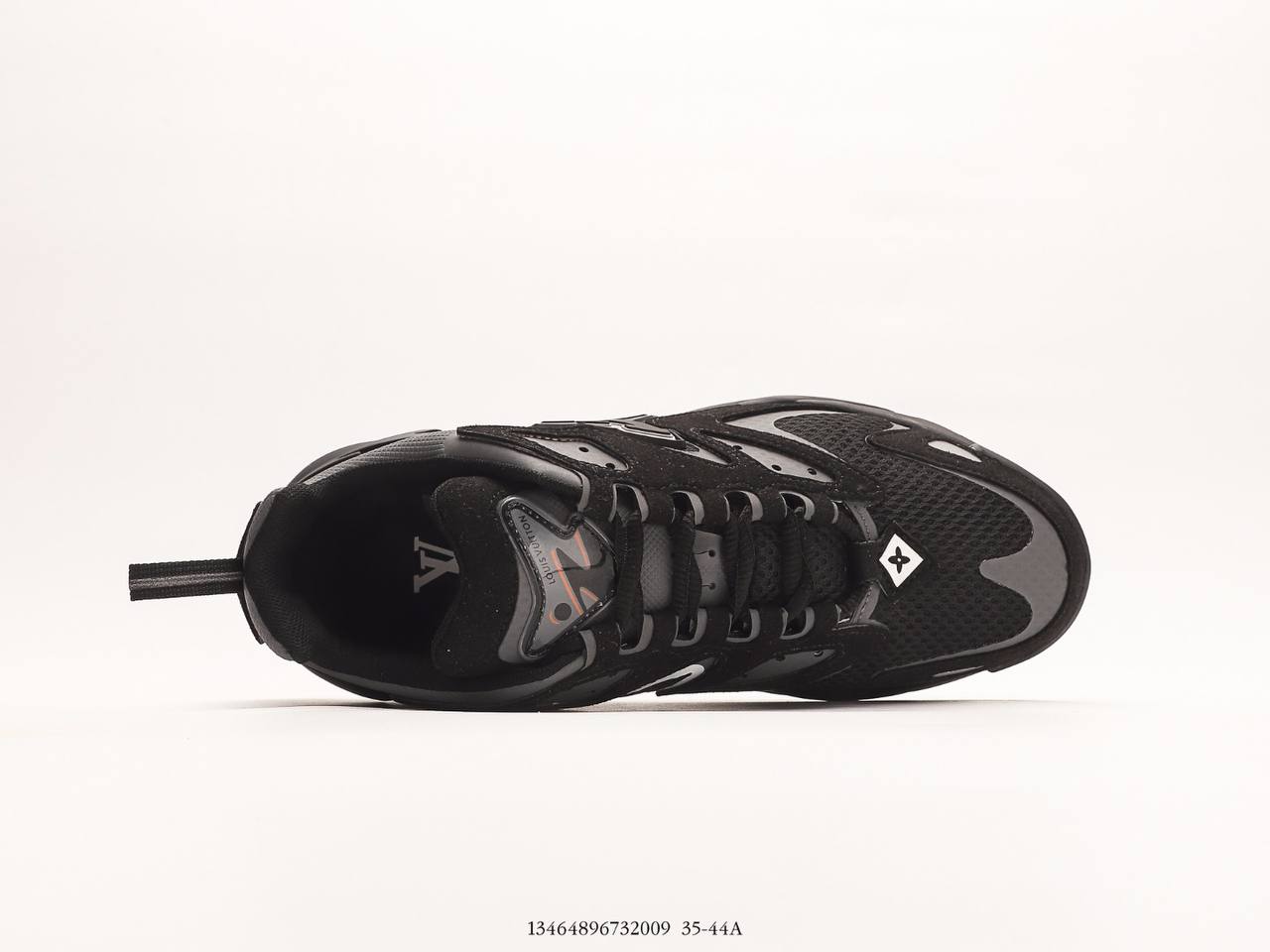 Louis Vuitton Skate Runner Tatic Black