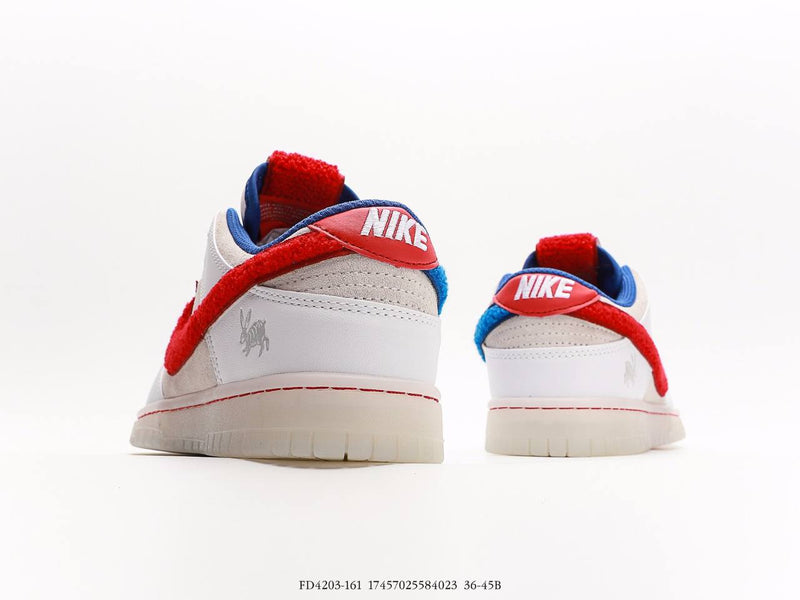 حذاء Nike SB Dunk Low من عام الأرنب