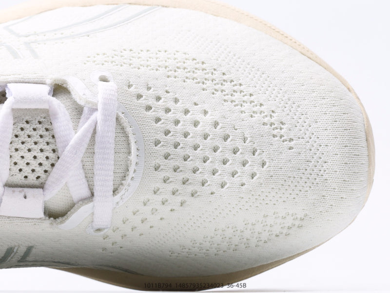 ASICS Gel-Nimbus 26 off white