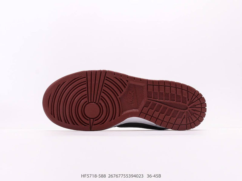 حذاء Nike Dunk Low Black Myth