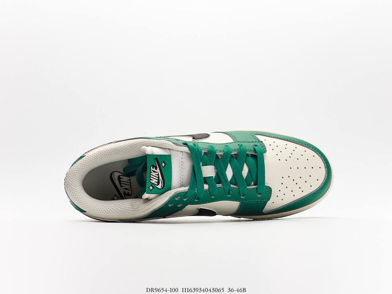حذاء Nike Dunk Low “Lottery” باللونين الأبيض والأخضر