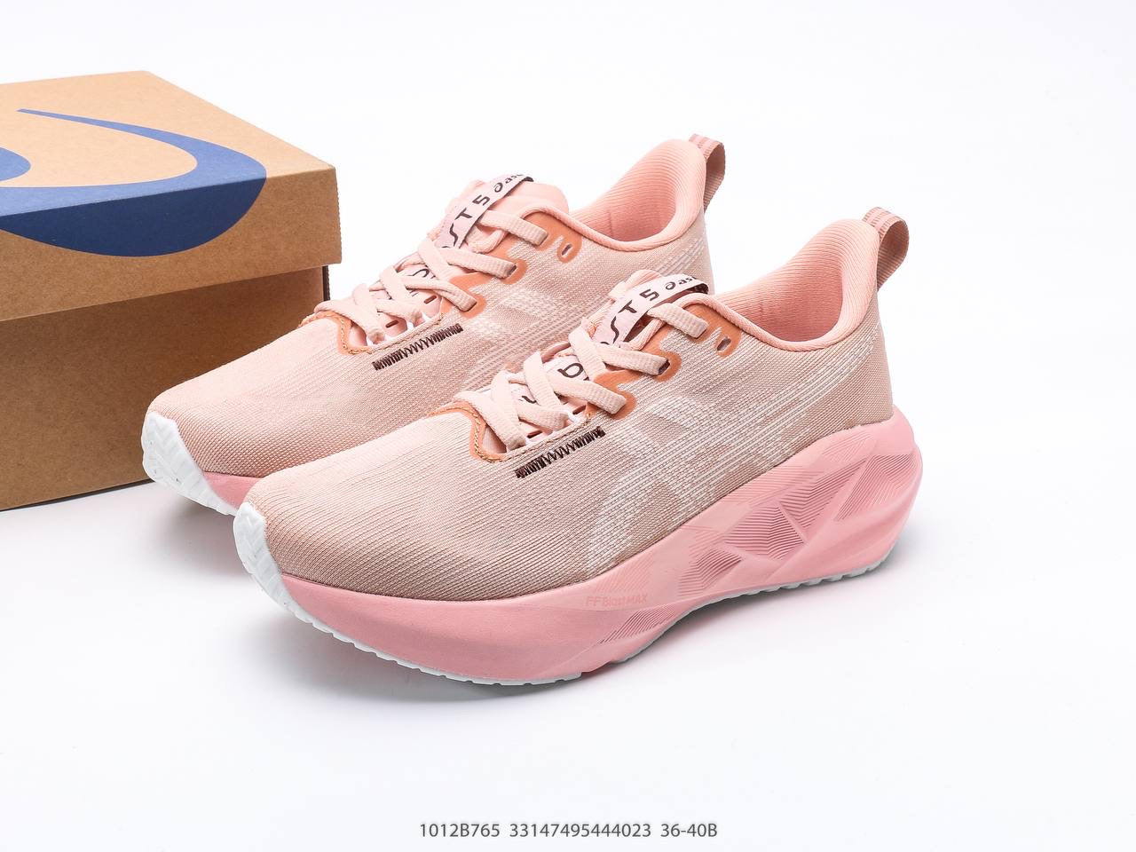 حذاء ASICS Novablast 5 "وردي"
