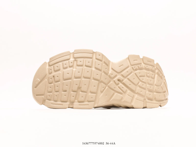 حذاء Balenciaga HD برباط باللون البيج