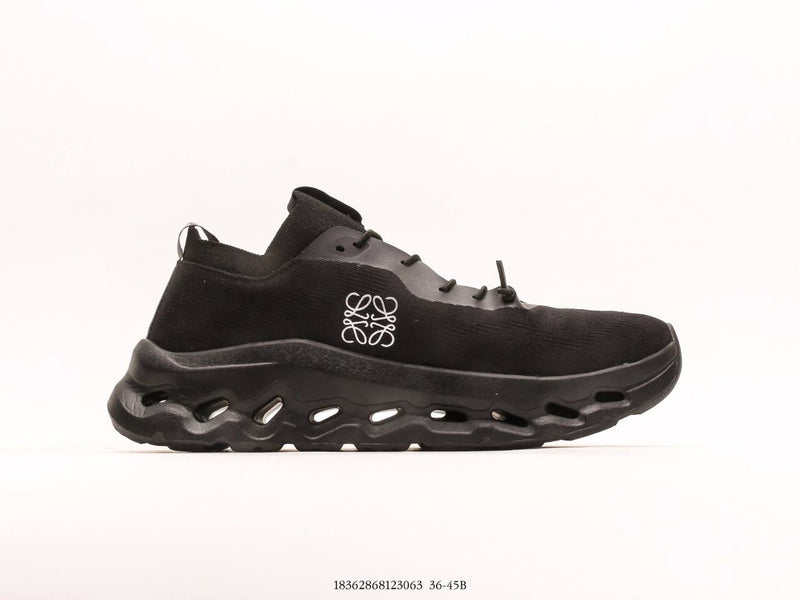 حول تشغيل Cloudtilt LOEWE All Black
