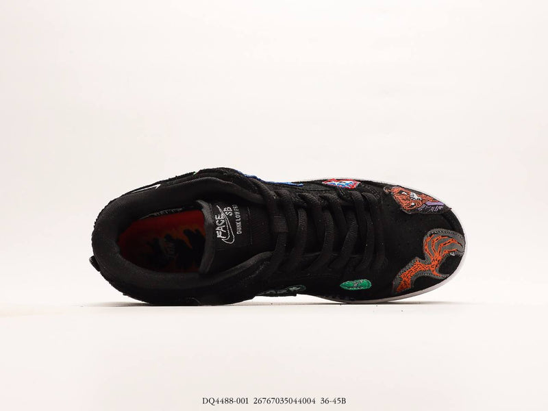 حذاء Nike SB Dunk Low Pro QS
