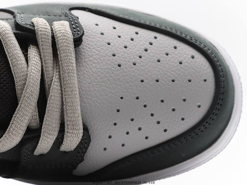 Nike SB dunk Low “shadow”