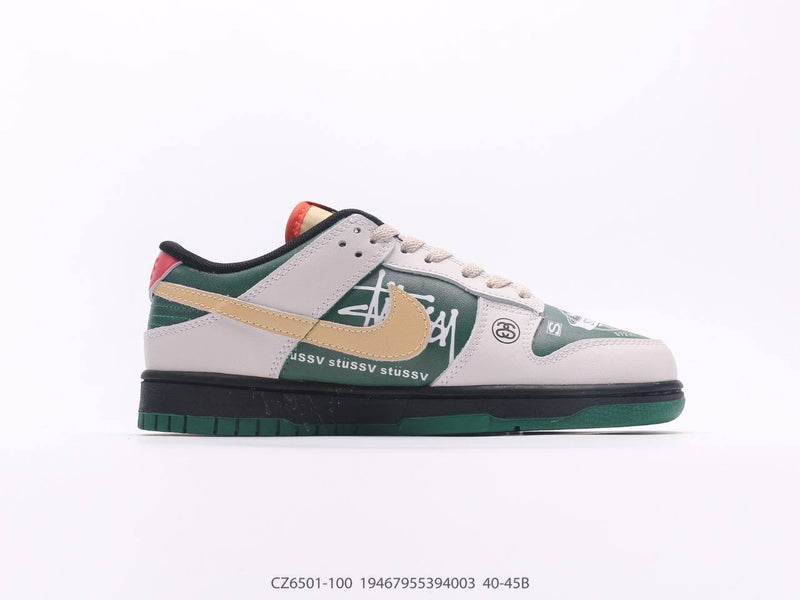 Nike SB Dunk Low Stussy