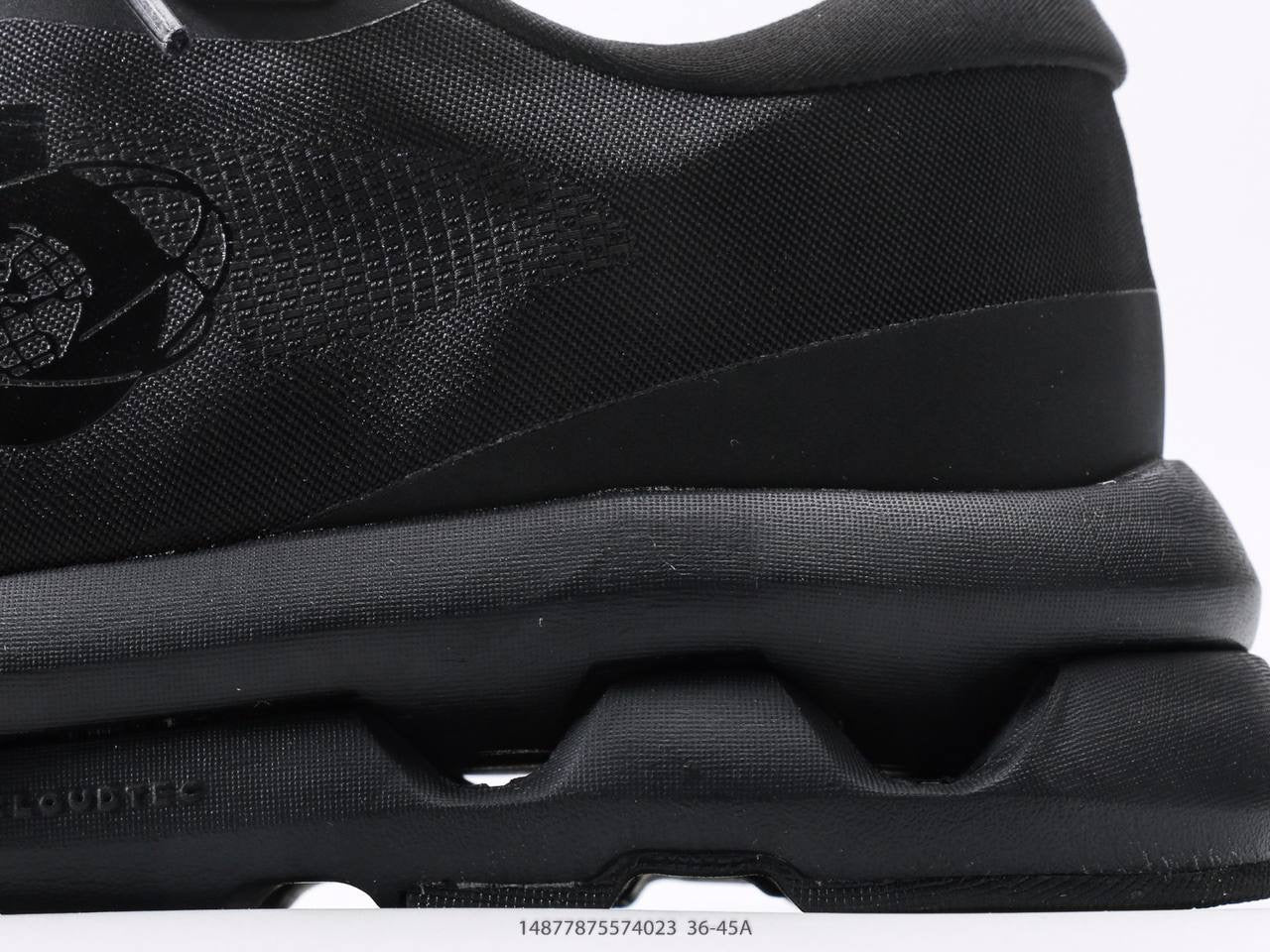 على Kith X cloudzone Kith Black