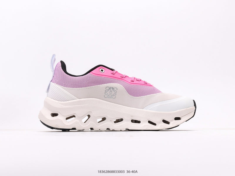 Loewe X Cloudtilt 2 وردي أبيض