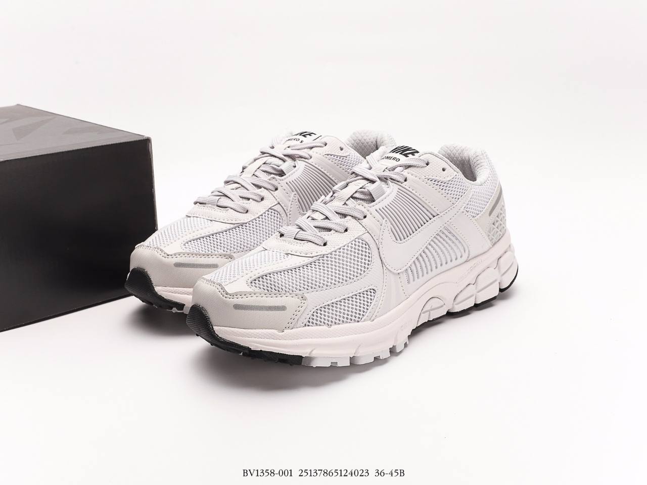 حذاء Nike NK Zoom Vomero 5 أبيض ورمادي غامق