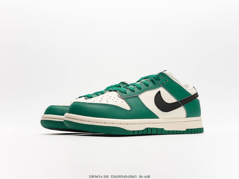 حذاء Nike Dunk Low “Lottery” باللونين الأبيض والأخضر
