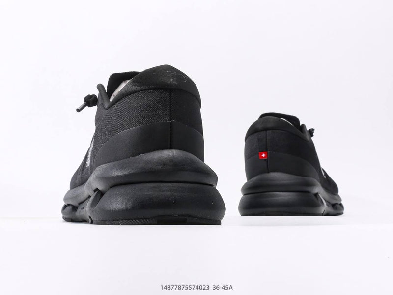 على Kith X cloudzone Kith Black